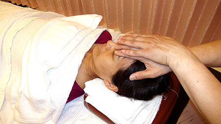 「生理痛」「生理不順」気功整体点穴コース （骨盤矯正付き）